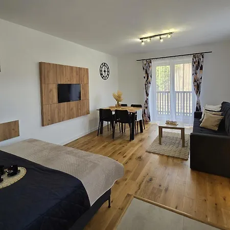 Sowia Nowe Z Zachwycajacym Widokiem Na Gory I Potok Stronie Śląskie