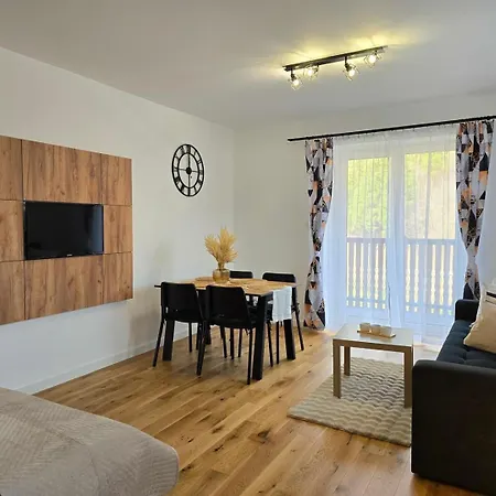 Sowia Nowe Z Zachwycajacym Widokiem Na Gory I Potok