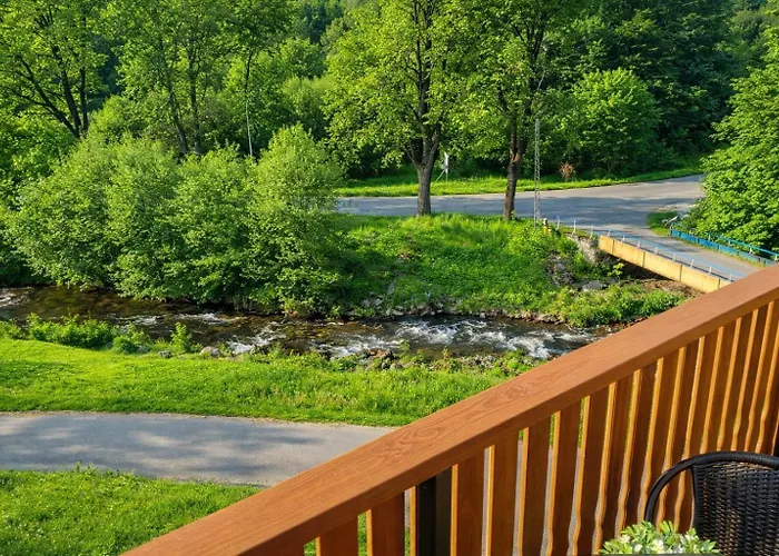 Sowia Nowe Z Zachwycającym Widokiem Na Góry I Potok Stronie Śląskie